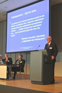 Prof. Hans-Hermann Höhmann spricht über das Ritual der humanitären Logen